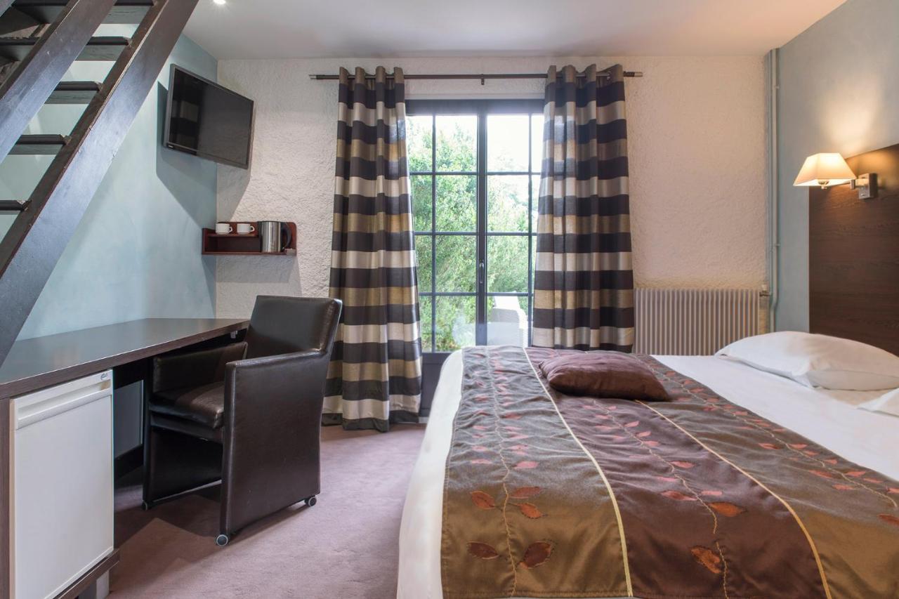 Hotel Restaurant Les Coquelicots, The Originals Relais Saint-Pardoux-l'Ortigier エクステリア 写真
