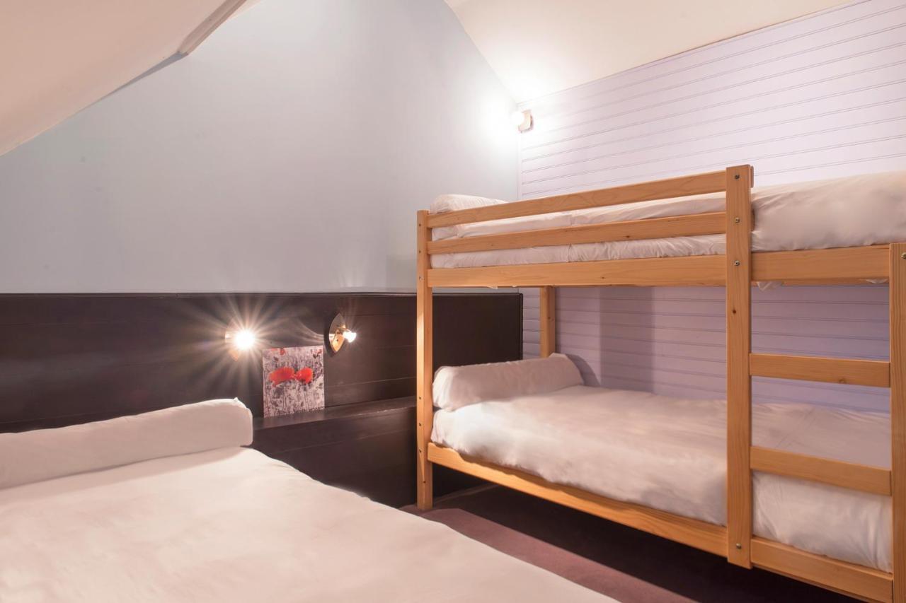 Hotel Restaurant Les Coquelicots, The Originals Relais Saint-Pardoux-l'Ortigier エクステリア 写真