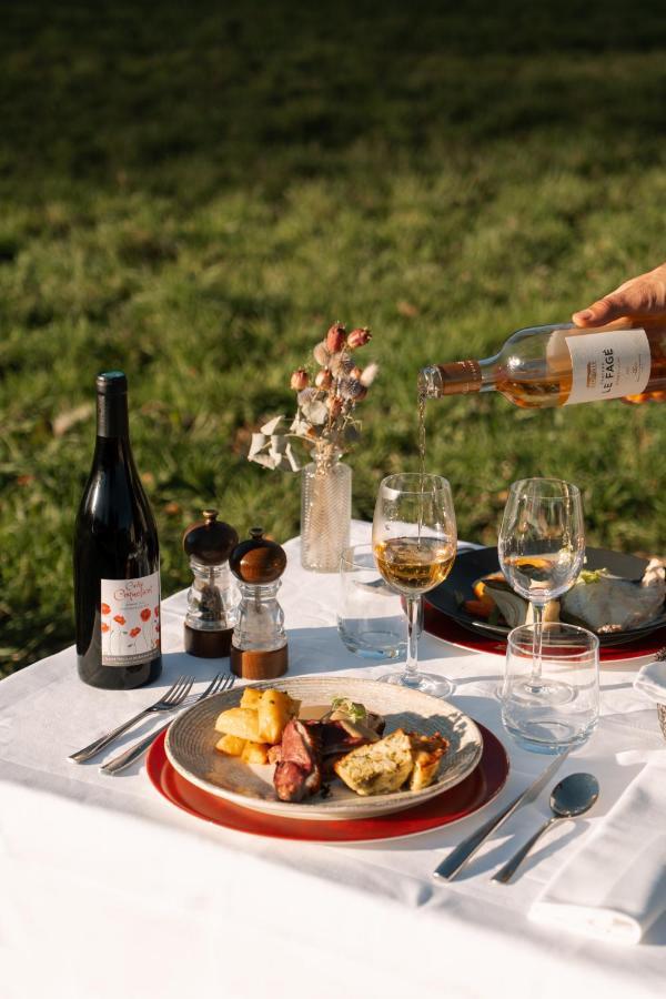 Hotel Restaurant Les Coquelicots, The Originals Relais Saint-Pardoux-l'Ortigier エクステリア 写真