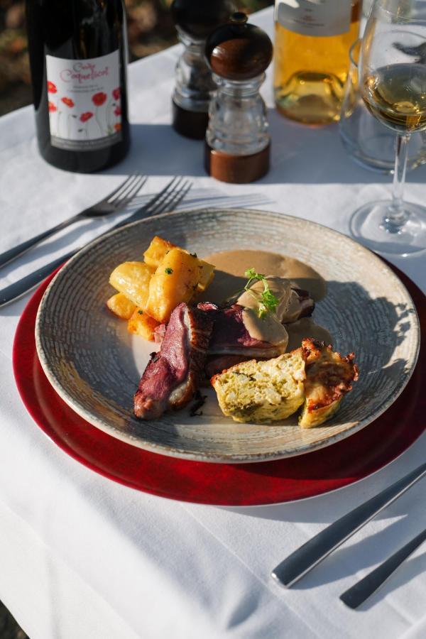 Hotel Restaurant Les Coquelicots, The Originals Relais Saint-Pardoux-l'Ortigier エクステリア 写真