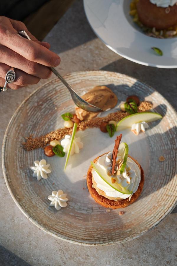 Hotel Restaurant Les Coquelicots, The Originals Relais Saint-Pardoux-l'Ortigier エクステリア 写真
