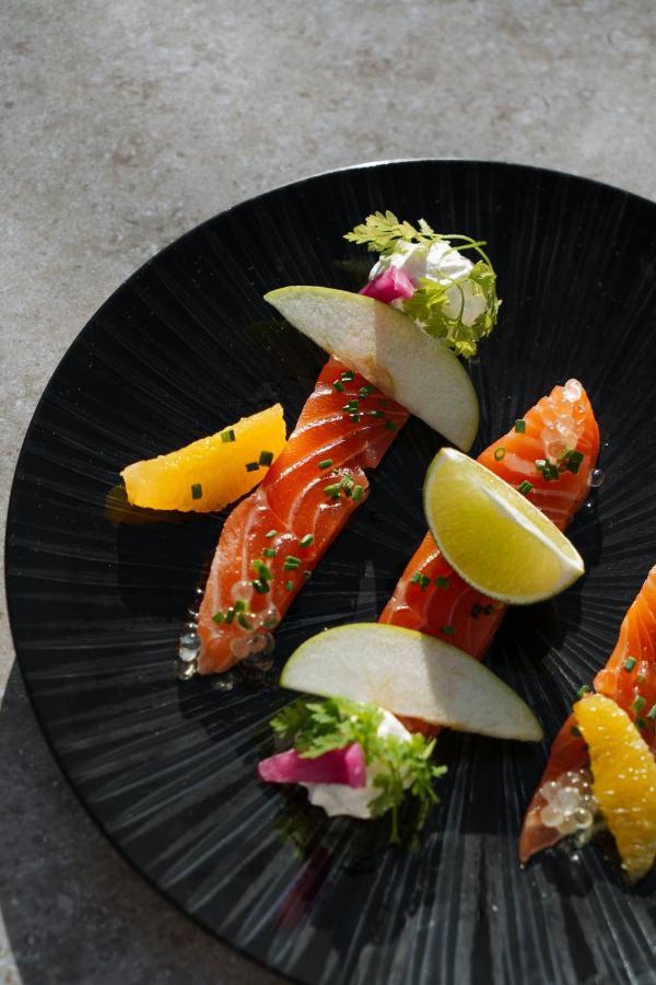 Hotel Restaurant Les Coquelicots, The Originals Relais Saint-Pardoux-l'Ortigier エクステリア 写真
