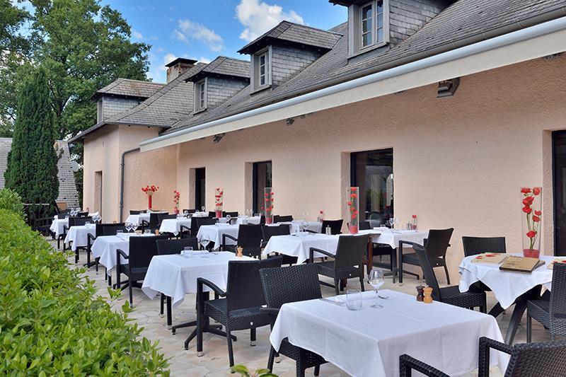 Hotel Restaurant Les Coquelicots, The Originals Relais Saint-Pardoux-l'Ortigier エクステリア 写真
