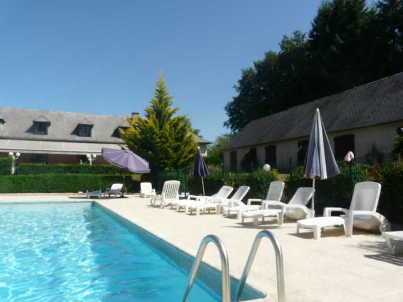 Hotel Restaurant Les Coquelicots, The Originals Relais Saint-Pardoux-l'Ortigier エクステリア 写真